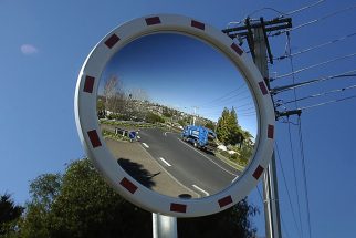 traffic-mirror-button